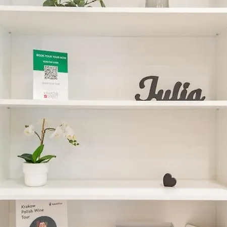 Julia Lejlighed *